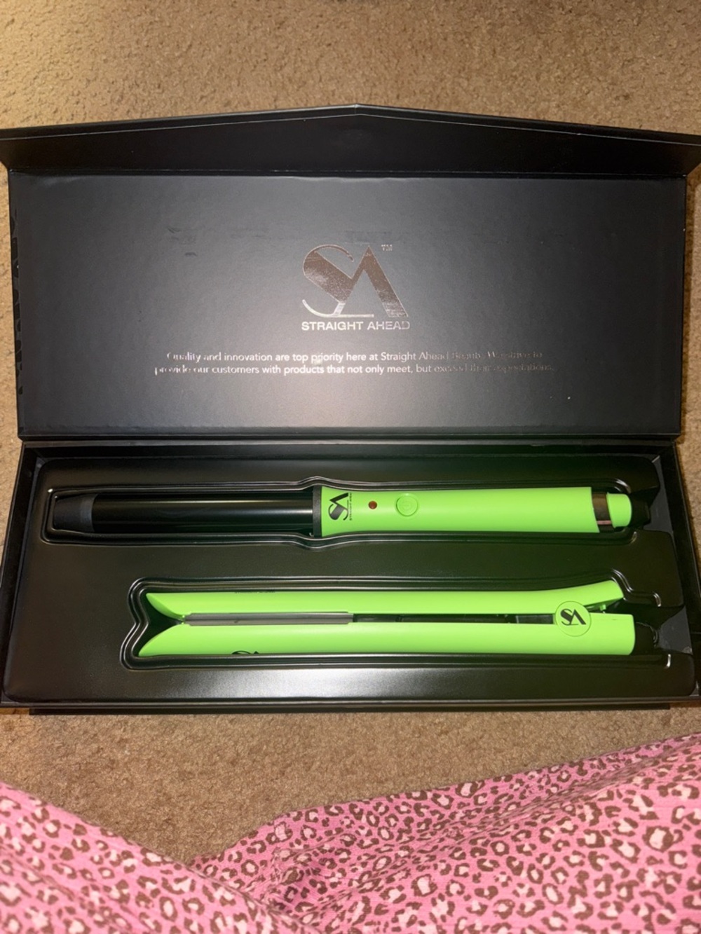 STRAIGHT AHEAD Neon Green Hair Styling Set Flat Iron and Styling Wand New in Box